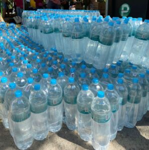 A Electy doou cerca de 1000 litros de água para os moradores do RS.